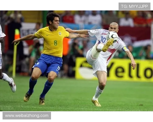 不同年代的足球明星代表人物及其影响力分析